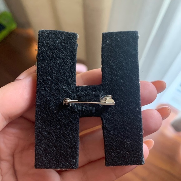 Letter Brooch - Picture 4 of 4